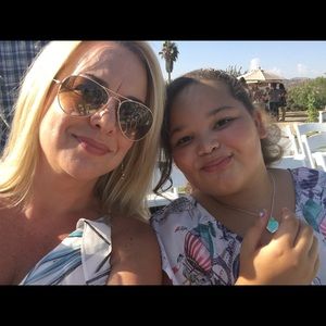 Meet your Posher, Dana